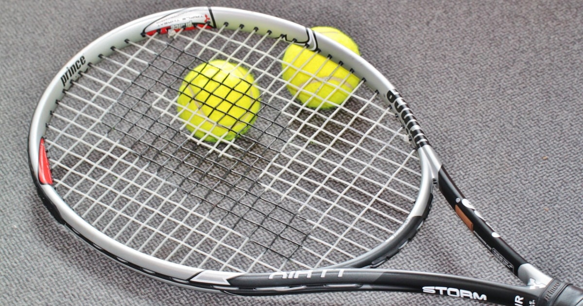 Tennis racket